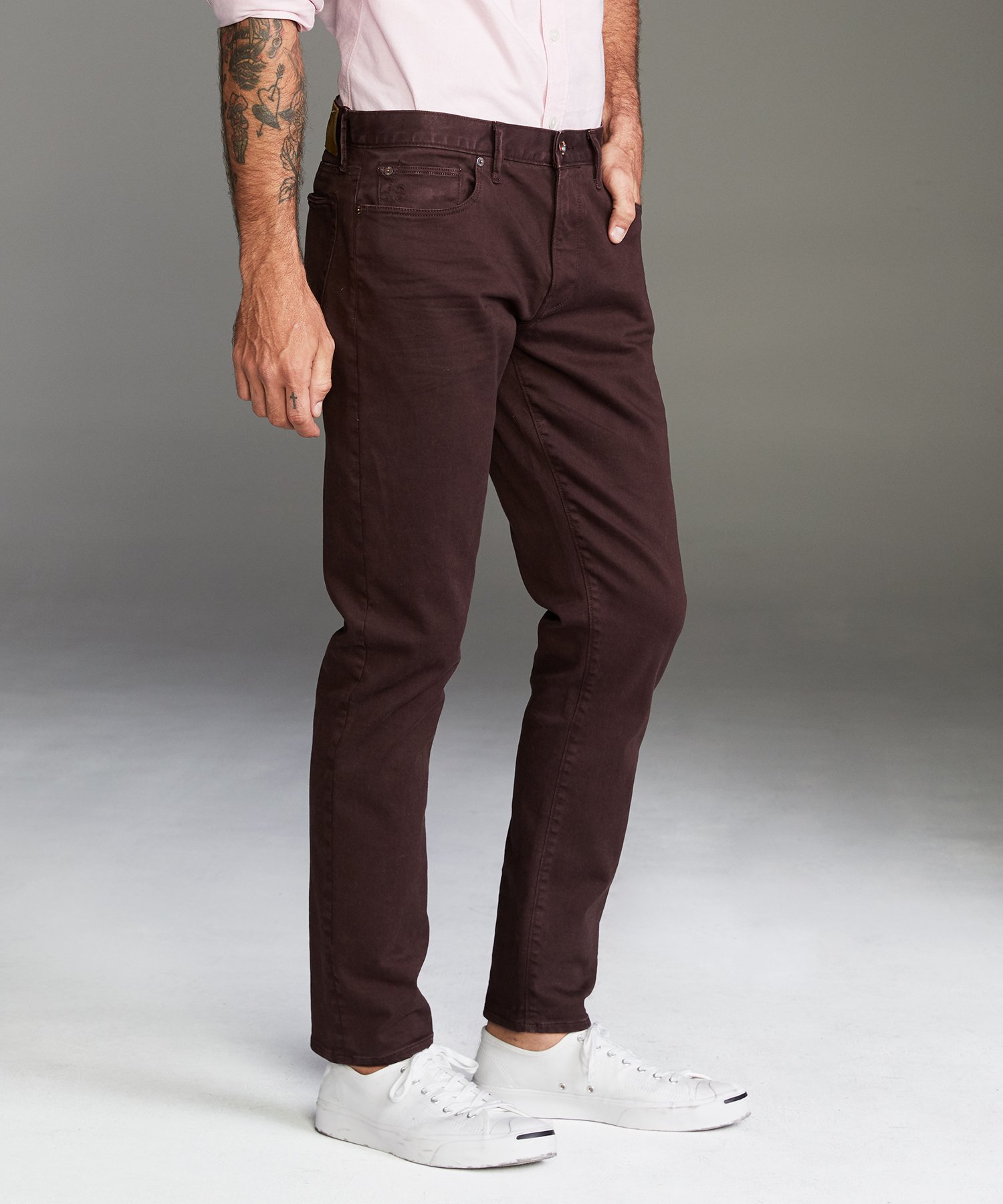 Slim Fit 5-Pocket Garment-Dyed Stretch Twill in Fudge | The Fashionisto