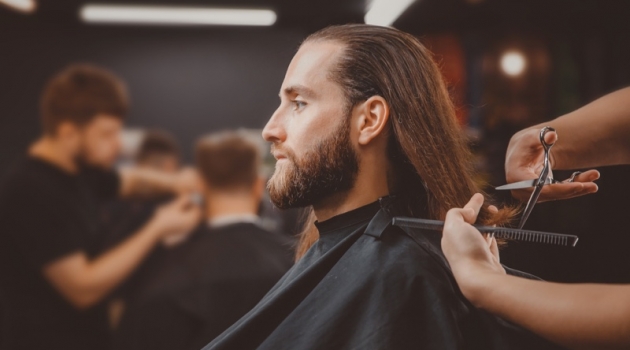 Guy Long Hair Salon Cutting Hair Comb
