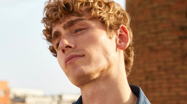 Tom Webb Fronts s.Oliver Your Moment Fragrance Campaign Tom Webb stars in s.Oliver's Your Moment fragrance campaign.