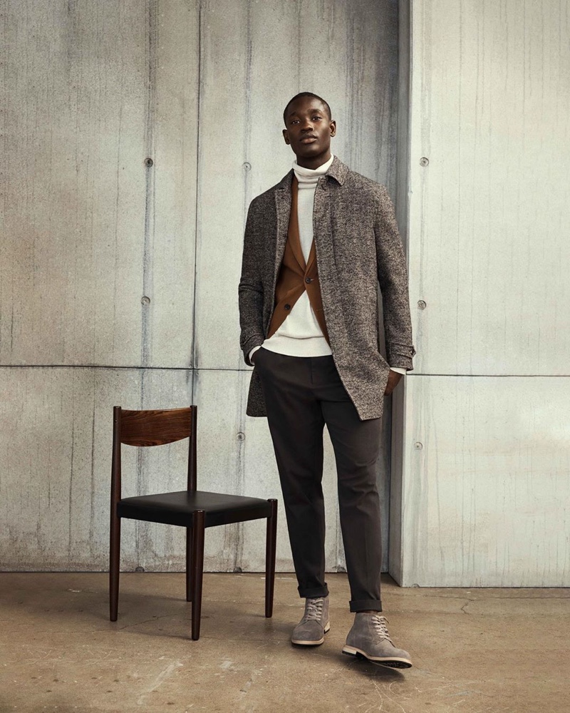 Model Charles Oduro inspires in a fall-winter 2019 ensemble from Banana Republic.