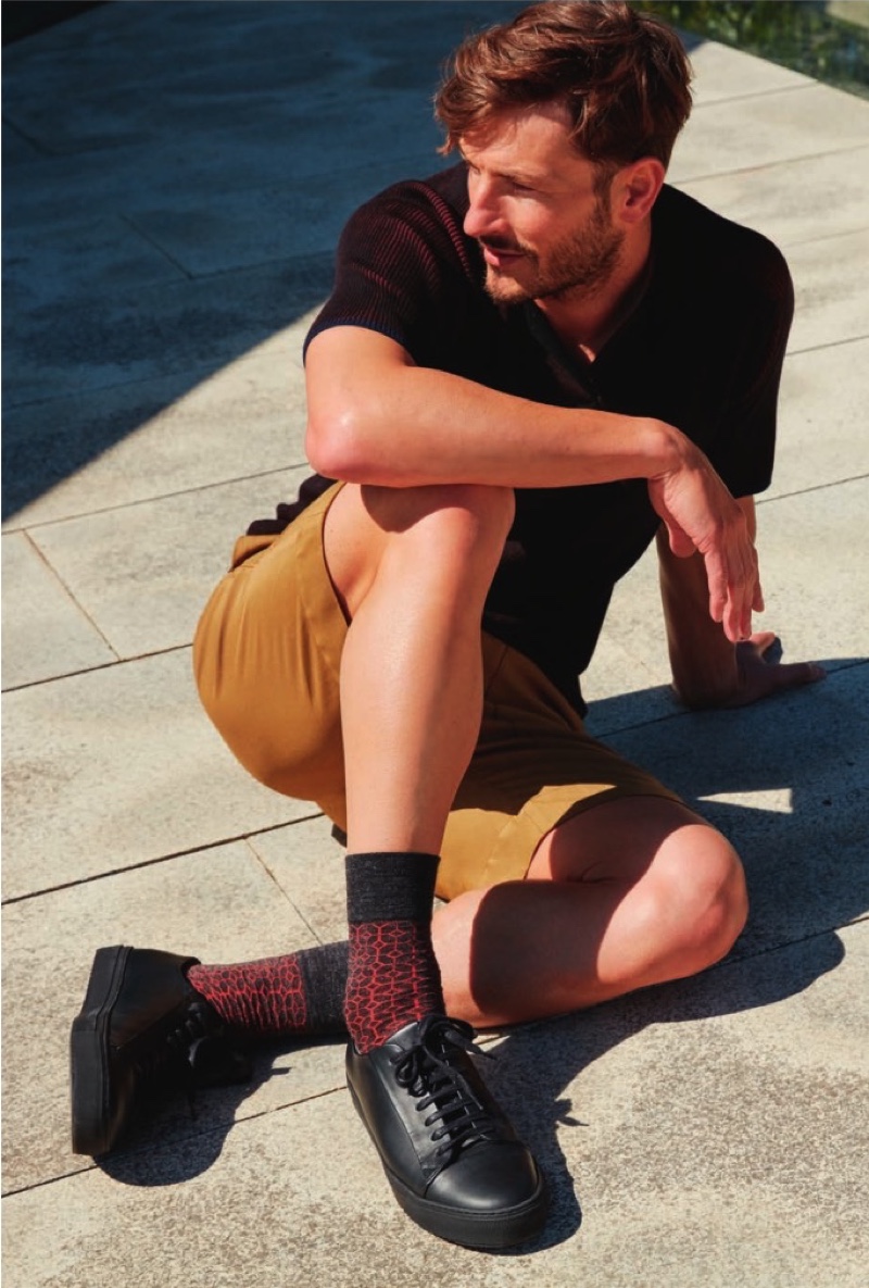 Stealing a moment to relax, Parker Gregory models pieces from Falke's spring-summer 2020 collection. » Parker Gregory Sports Sleek Style in Falke Spring '20 Collection Stealing a moment to relax, Parker Gregory models pieces from Falke's spring-summer 2020 collection.