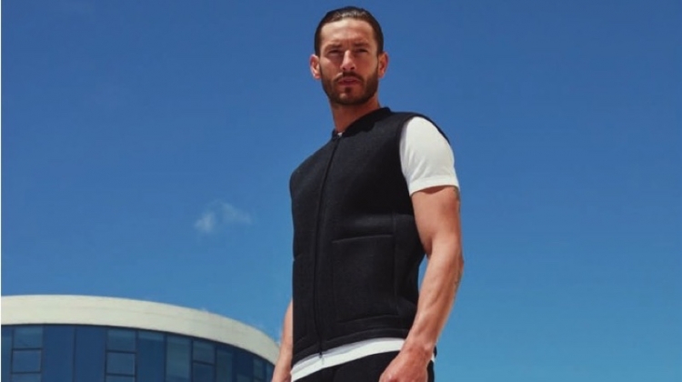 Parker Gregory Sports Sleek Style in Falke Spring ’20 Collection