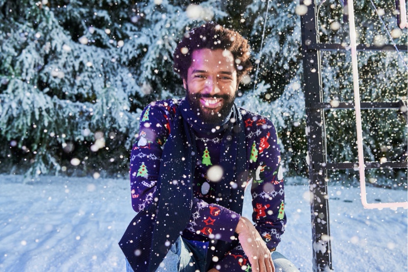 Thiago Santos wears a festive look for Jules' Christmas 2019 campaign. » Thiago, Federico & Gonçalo Star in Jules Christmas '19 Campaign Thiago Santos wears a festive look for Jules' Christmas 2019 campaign.