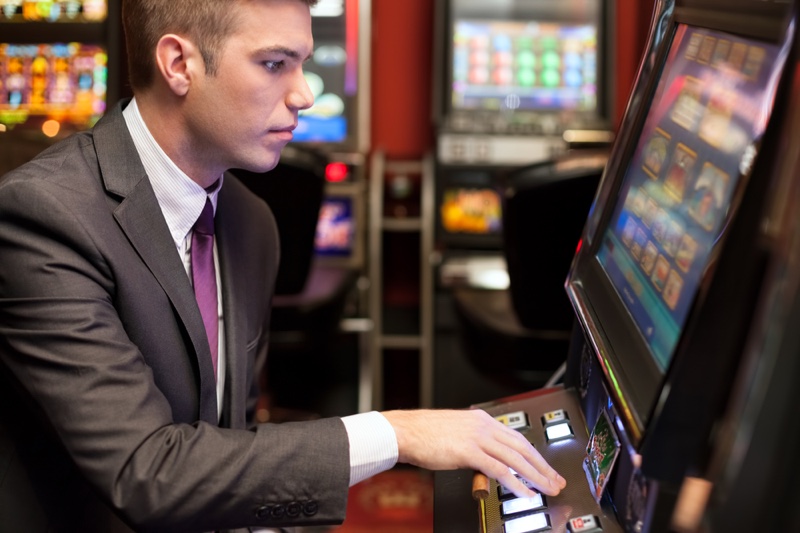 5 Games to Play at a Casino | The Fashionisto