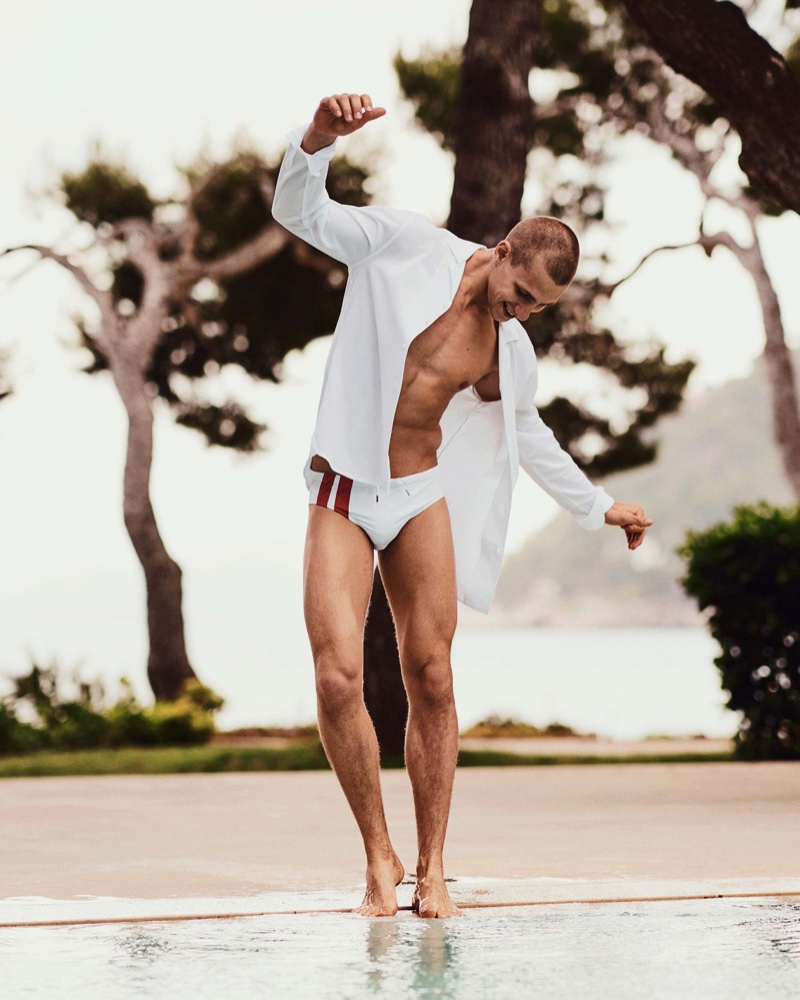 Taking to the beach, Augusta Alexander models Orlebar Brown's Dachshhund white/rescue red swim brief $115. » Sam, Augusta & Rob Reunite with Orlebar Brown in Cruise '19 Collection Taking to the beach, Augusta Alexander models Orlebar Brown's Dachshhund white/rescue red swim brief $115.
