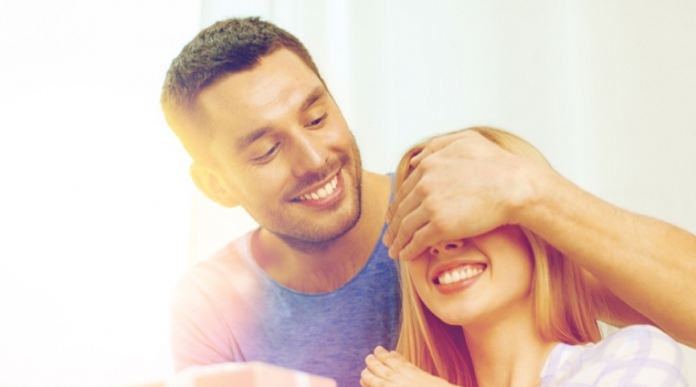 7 Awesome Gifts for Your Gorgeous Girlfriend Boyfriend Surprising Girlfriend Gift Box