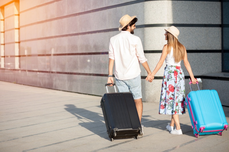 Couple Traveling Hats Luggage Couple Traveling Hats Luggage