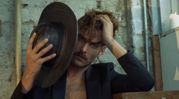 Jon Kortajarena Retreats Indoors for Man About Town Jon Kortajarena Retreats Indoors for Man About Town