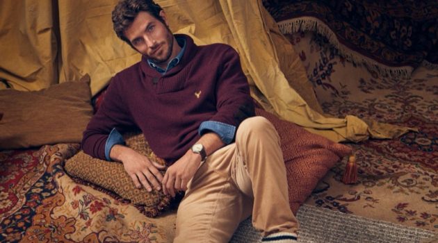 Justice Joslin Dons 'Hit Knits' + More for Simons Making a case for smart style, Justice Joslin dons fashions from LE 31.
