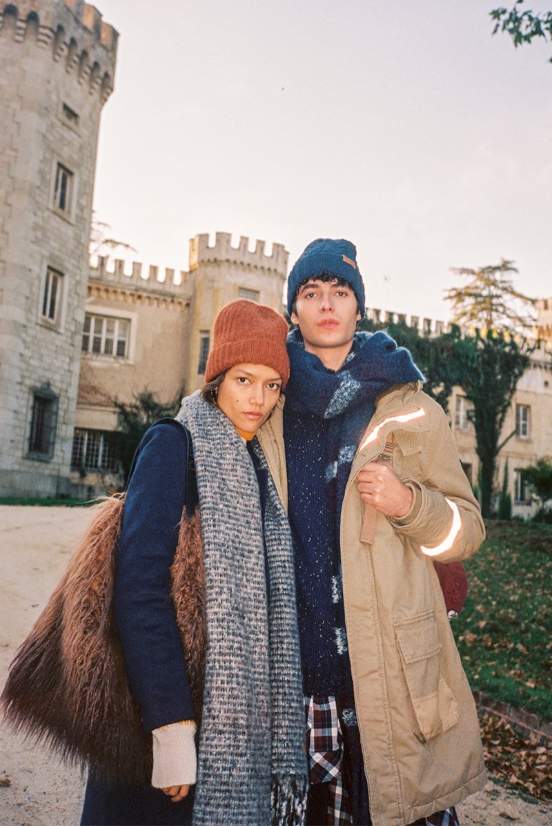 Dressed for the cold, Charlotte Carey Tampubolon and Oscar Kindelan come together in warm layers from Pepe Jeans.