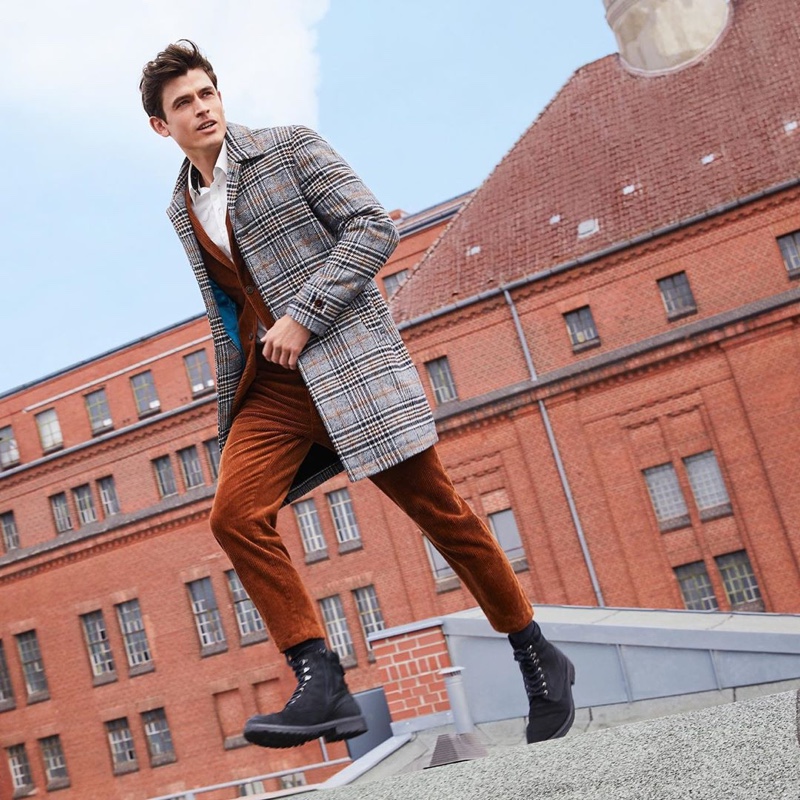 On the move, Luc van Geffen dons smart style from s.Oliver Black Label.