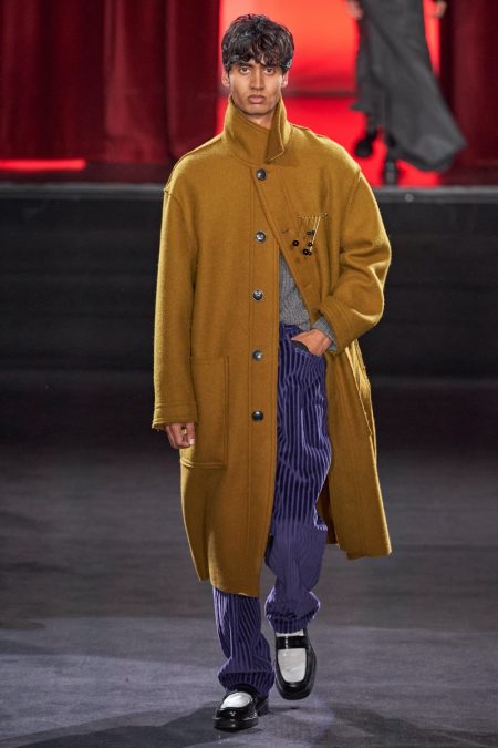 AMI Fall Winter 2020 Mens Collection Runway 015