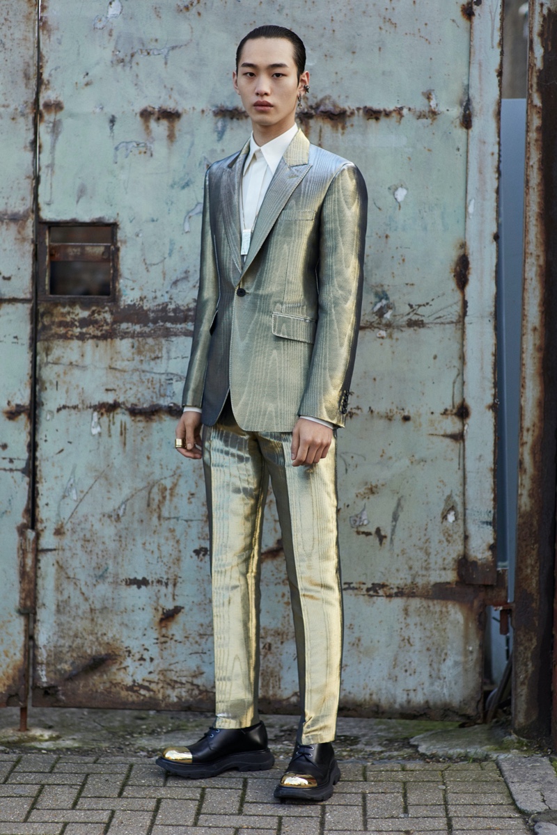 Alexander McQueen Fall Winter 2020 Mens Collection Lookbook