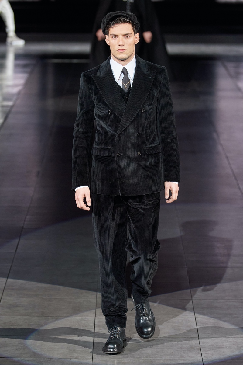 Dolce and Gabbana Fall Winter 2020 Mens Collection Runway Show 032