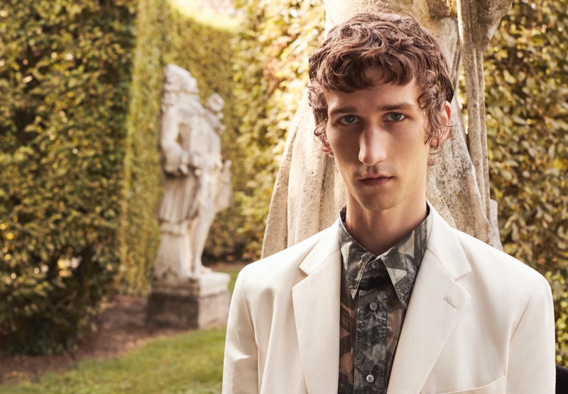 A chic vision, Etienne de Testa appears in Fendi's spring-summer 2020 men's campaign.