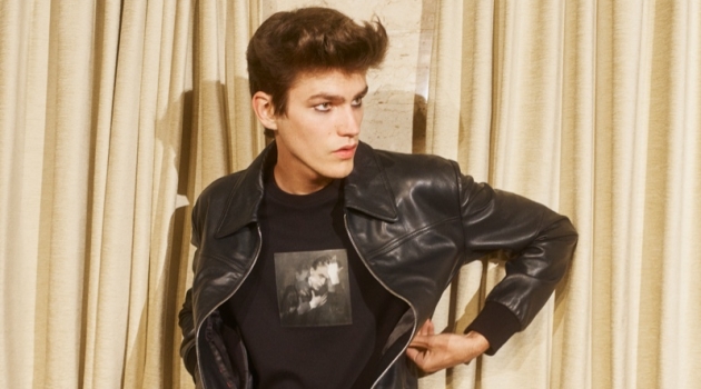 HUGO Launches David Bowie Capsule Collection Model Elias de Poot rocks a photo tee from the HUGO Loves Bowie capsule collection.