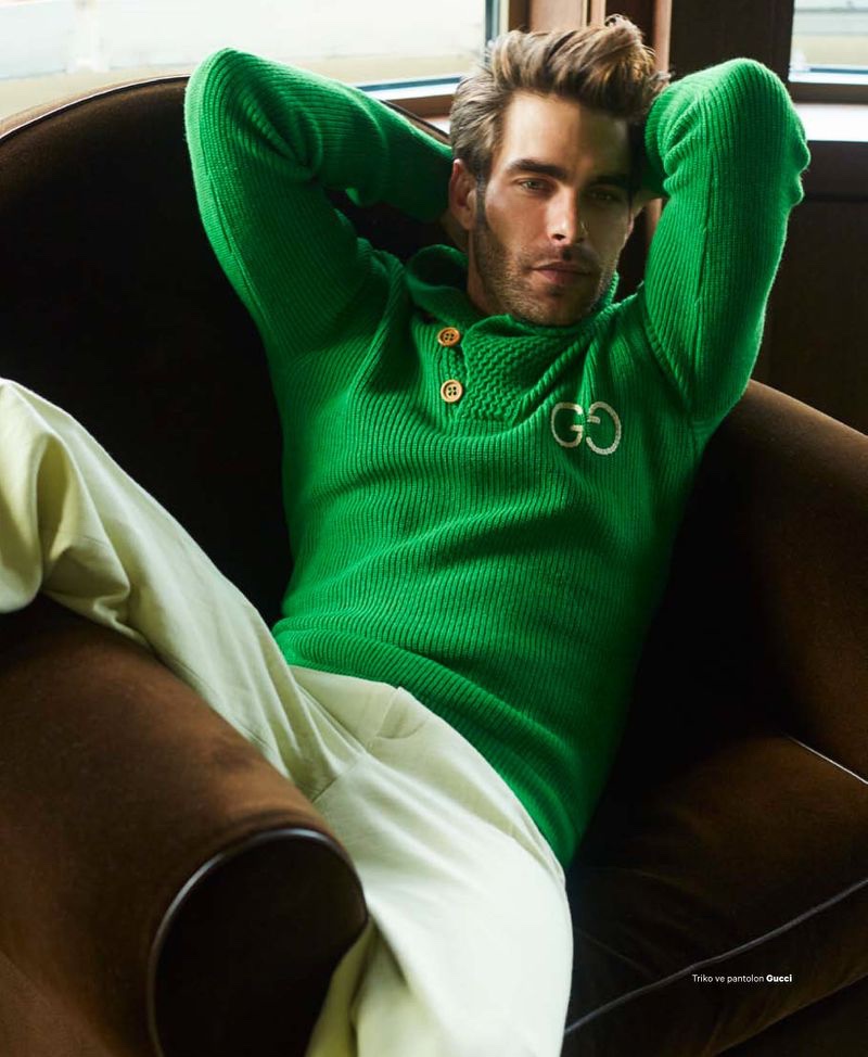 Jon Kortajarena wears Gucci for the pages of Esquire Turkey.
