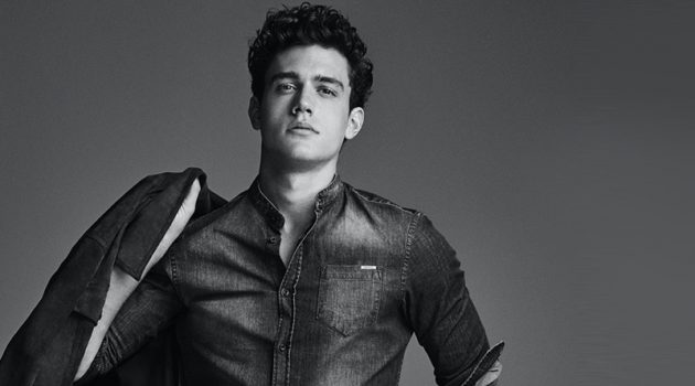 Xavier Serrano Rocks Denim Fits for Liu Jo Uomo Xavier Serrano models a double denim look from Liu Jo Uomo.