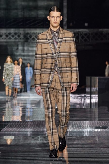 Burberry Fall Winter 2020 Mens Collection Runway 005