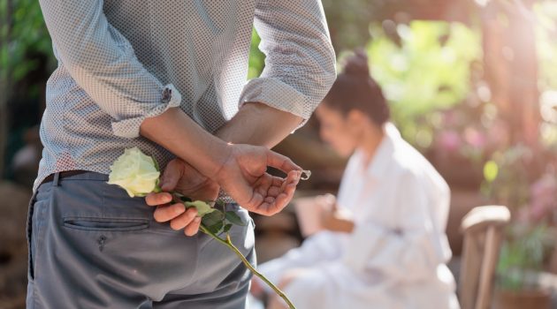 How to Design an Engagement Ring: 3 Tips Couple Engagement