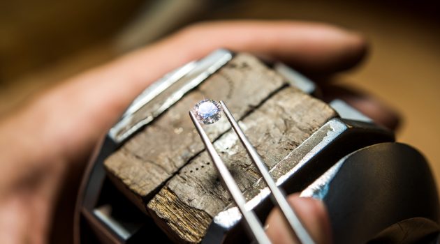 Why It's Advantageous to Choose Handmade Jewelry Diamond Setting