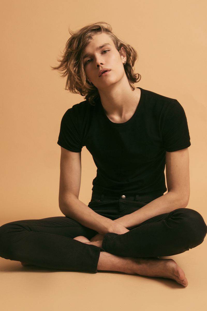 Male Model Skinny Jeans Black Male Model Skinny Jeans Black