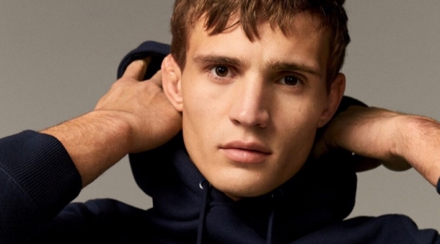 Around the Clock: Julian Schneyder Dons Mango Man Rocking a hoodie, Julian Schneyder sports Mango.