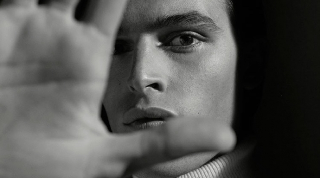 Parker van Noord Embodies Massimo Dutti Scents Massimo Dutti enlists Parker van Noord as the face of its Scents outing.