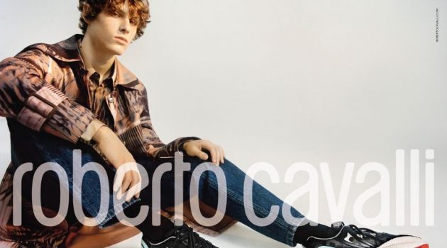 Serge Rocks Graphic Style for Roberto Cavalli Spring '20 Campaign Serge Sergeev hits the studio for Roberto Cavalli's spring-summer 2020 campaign.