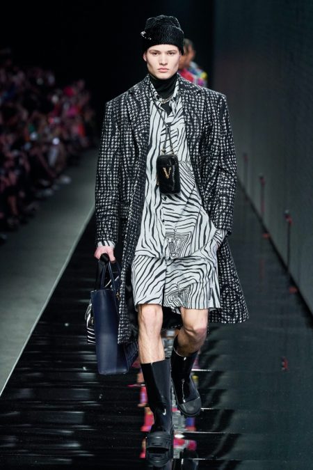 Versace Fall Winter 2020 Mens Collection Runway 013