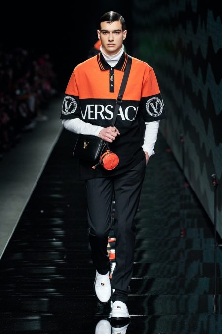 Versace Fall Winter 2020 Mens Collection Runway 024