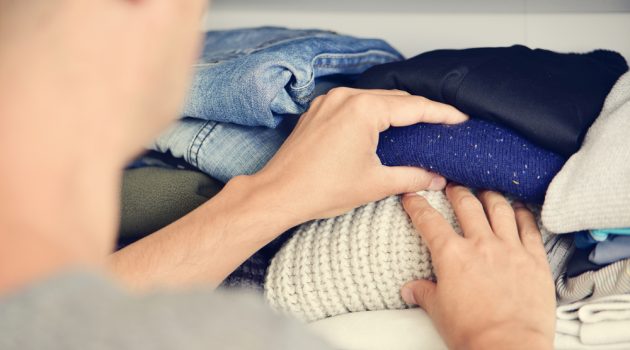 6 Steps to Build a Minimalist Wardrobe for College Days Clothes in Closet