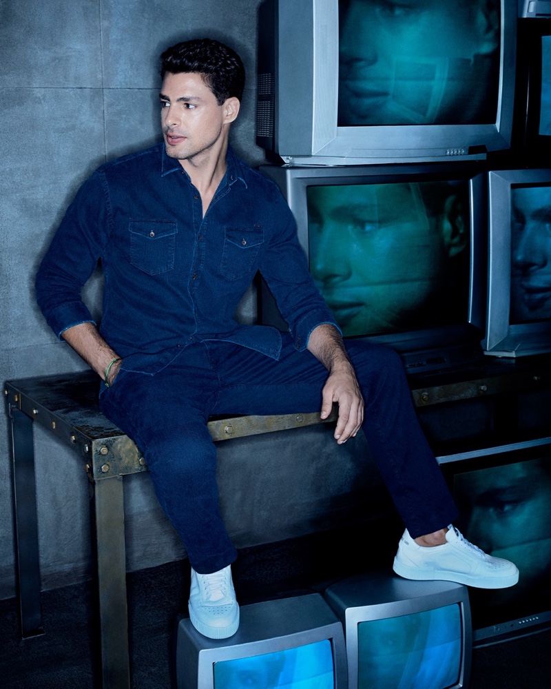 Doubling down on denim, Cauã Reymond reunites with Colcci for its fall-winter 2020 campaign.