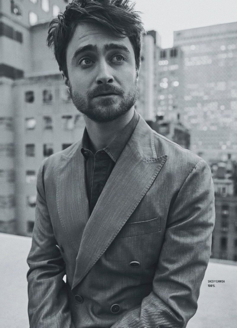 A dapper vision, Daniel Radcliffe sports a shirt and double-breasted jacket from Tod's for Esquire México.