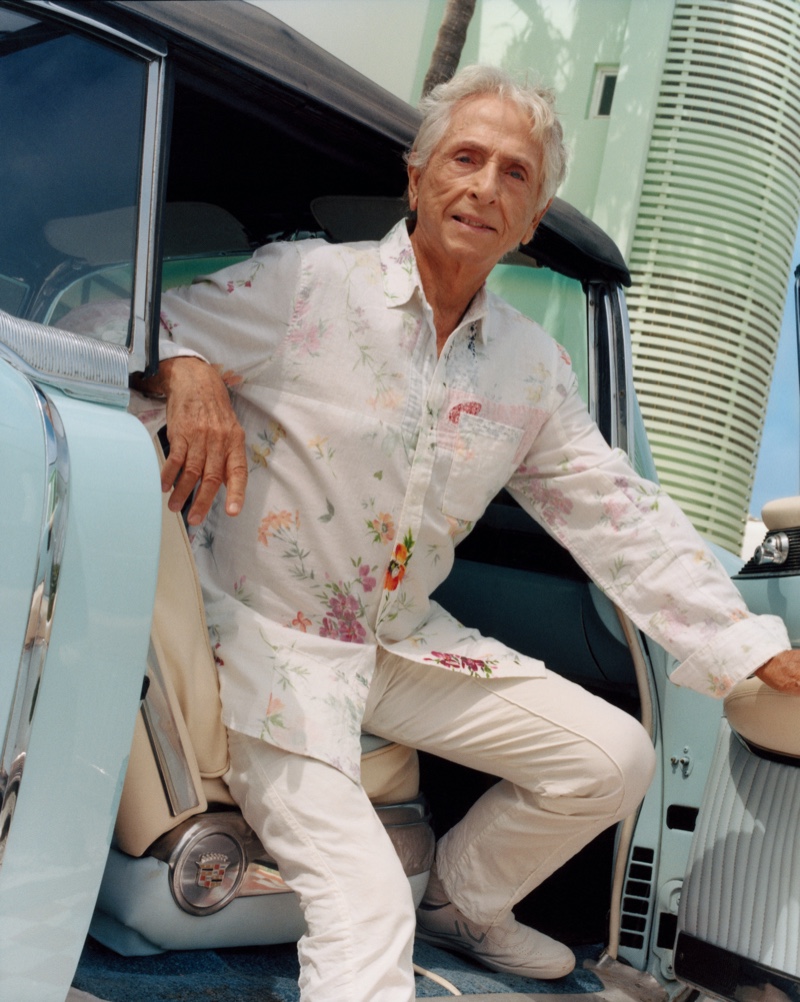 Carlos Martorell makes an appearance in Desigual's spring-summer 2020 campaign. » Jorge Brázalez, Diego Calvo + More Star in Desigual Spring '20 Campaign Carlos Martorell makes an appearance in Desigual's spring-summer 2020 campaign.