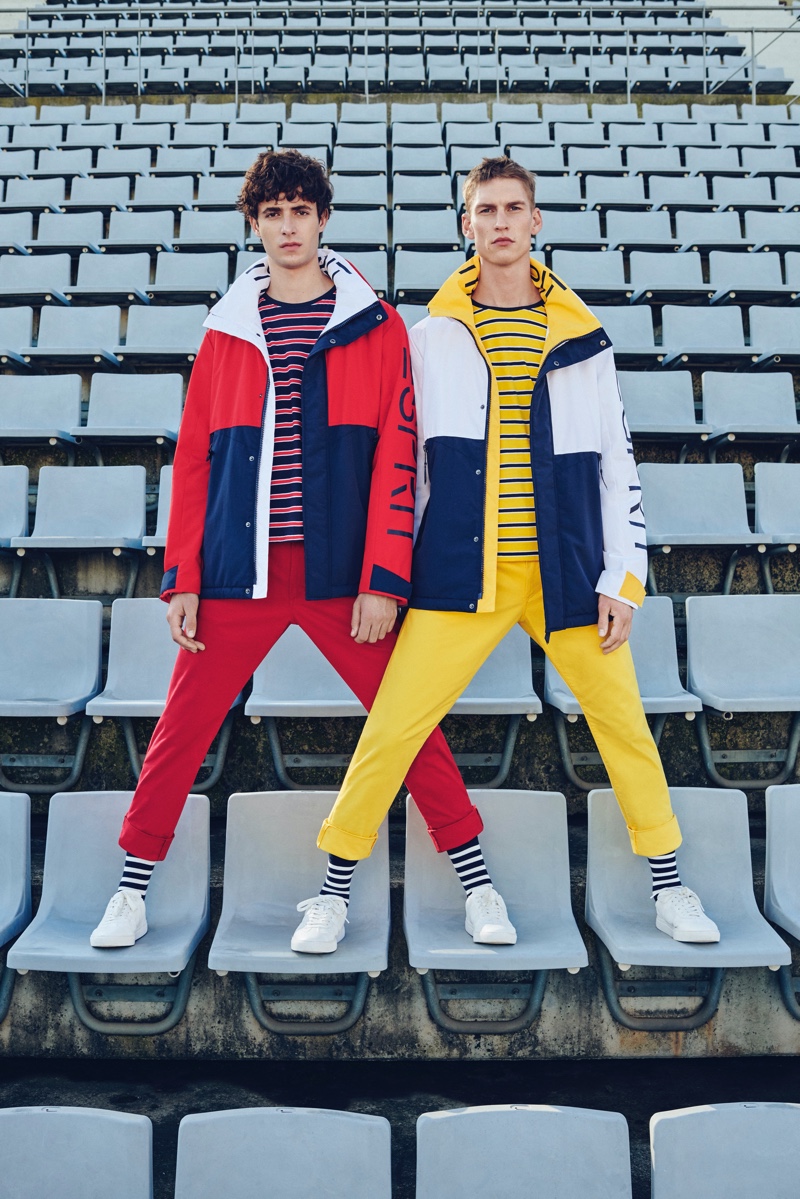 Sporting color-blocked styles, Oscar Kindelan and Thom Voorintholt front ESPRIT's spring 2020 campaign.