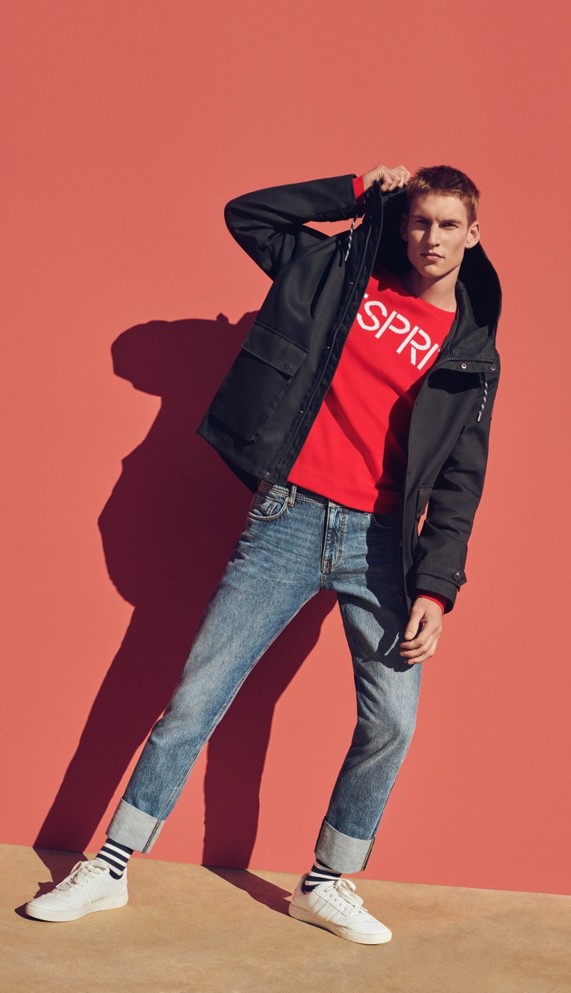 Going casual, Thom Voorintholt wears ESPRIT.