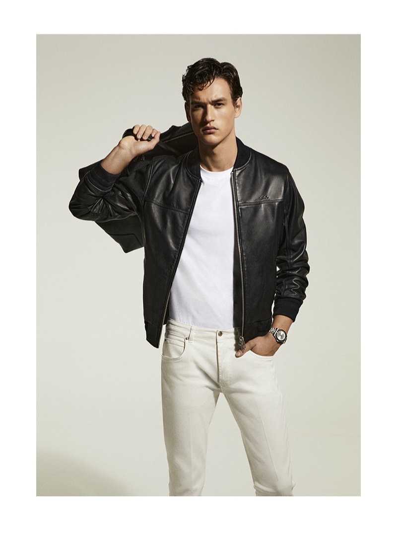 Rocking a leather jacket and light-colored jeans, Jegor Venned fronts Liu Jo Uomo's spring-summer 2020 campaign.