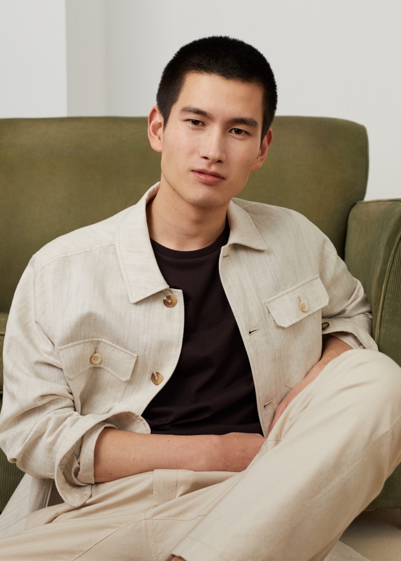 Dressing for the warm weather, Kohei Takabatake wears a linen overshirt from Mango.