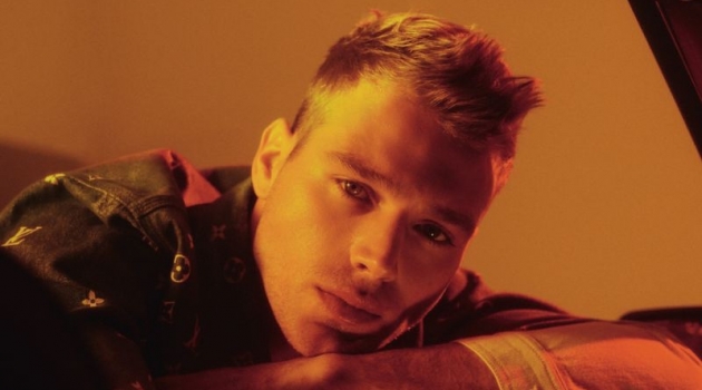 Body Language: Matthew Noszka for Esquire Singapore Body Language: Matthew Noszka for Esquire Singapore