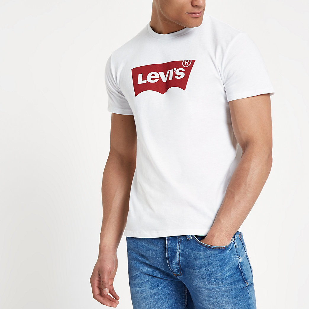 Mens Levi’s white logo print crew neck T-shirt | The Fashionisto
