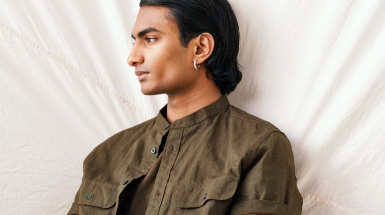 Robin Rishi dons a band-collar linen shirt from H&M.