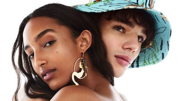 Fernando & Mona Couple Up for Loewe Paula's Ibiza Fragrance Campaign Models Mona Tougaard and Fernando Lindez star in the Loewe Paula's Ibiza fragrance campaign.