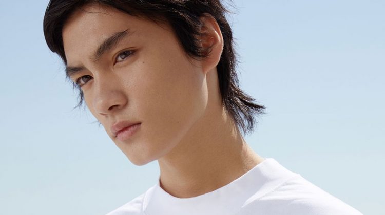 Kin Models Clean Summer Style from COS