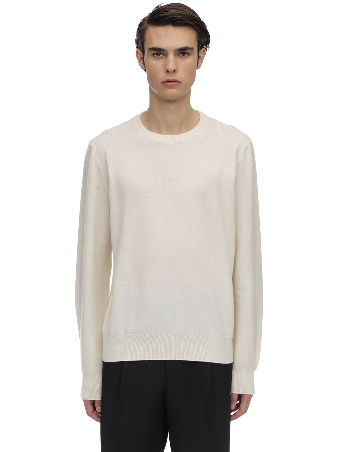 Cashmere Knit Sweater | The Fashionisto