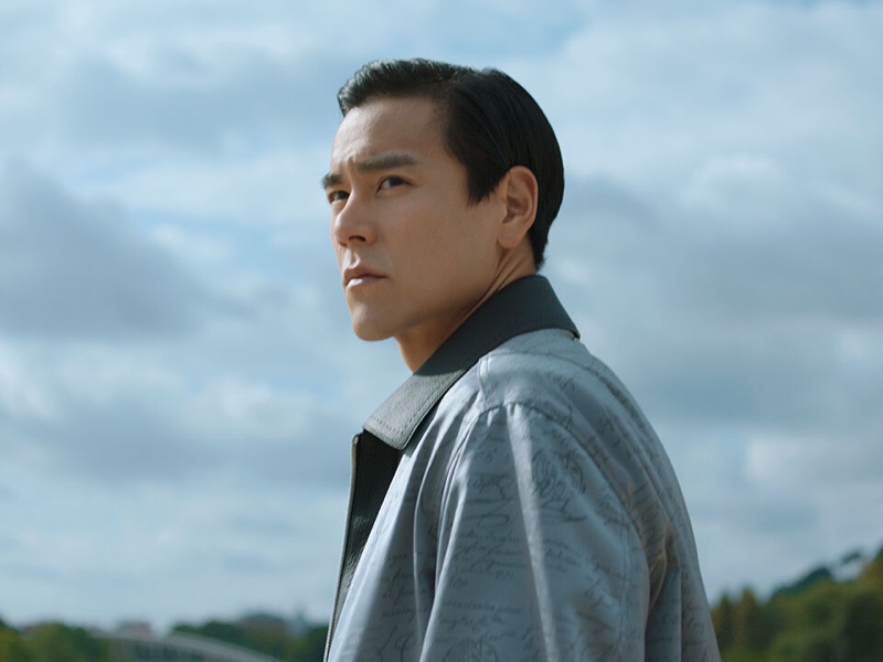 Delivering a side profile, Eddie Peng links up with Berluti for its summer 2020 campaign.