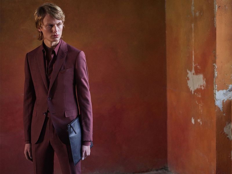 Jonas Glöer dons a sharp suit from Ermenegildo Zegna Made to Measure.