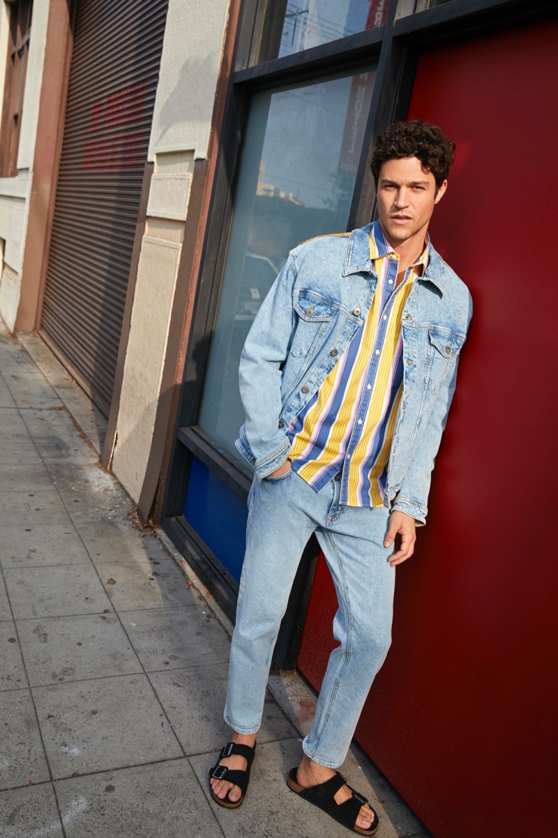 Doubling down on denim, Miles McMillan showcases casual summer style from Esprit. » Miles & Simon Embrace Summer Style in Esprit Doubling down on denim, Miles McMillan showcases casual summer style from Esprit.