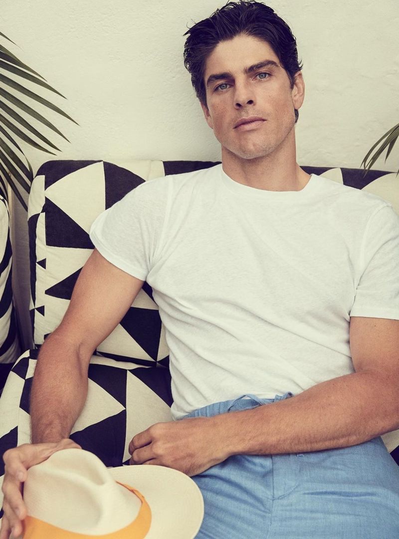 Brazilian fashion brand Frescobol Carioca enlists Evandro Soldati as the star of its spring-summer 2020 campaign.