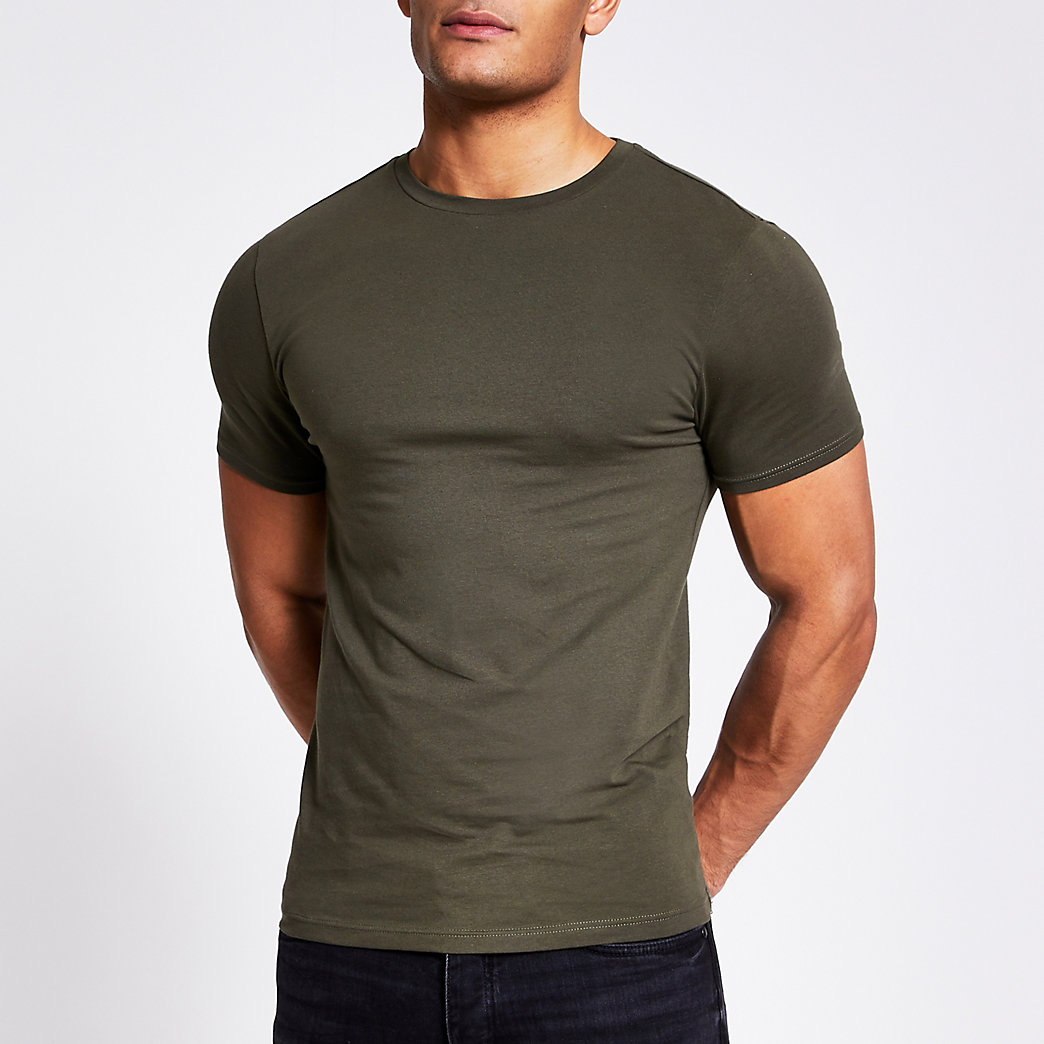 black muscle fit t shirt